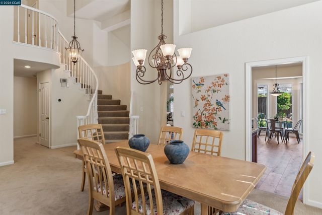 225 Valley Glen Ln, Martinez, CA 94553