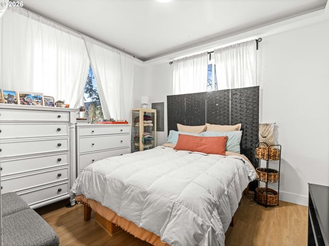 6039 Se LAMBERT St, Portland, OR 97206