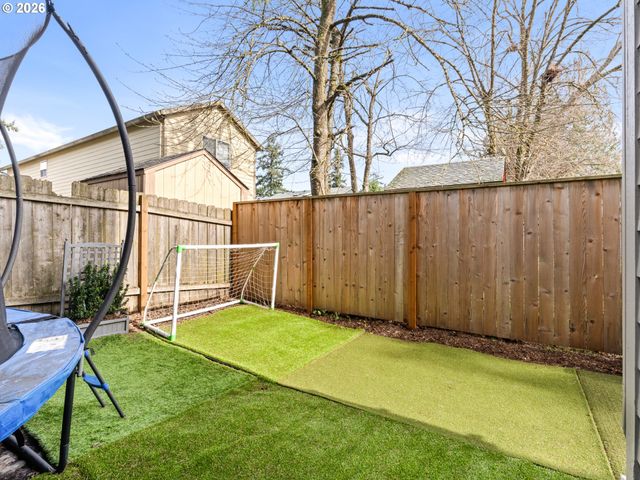 6039 Se LAMBERT St, Portland, OR 97206