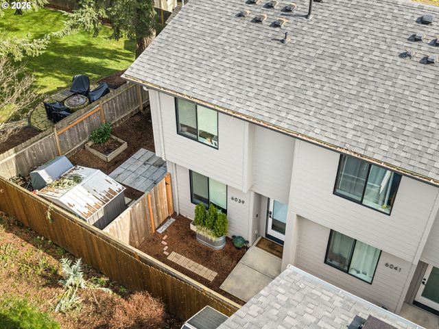 6039 Se LAMBERT St, Portland, OR 97206