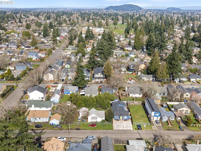 6039 Se LAMBERT St, Portland, OR 97206