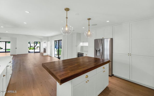 7328 E KRALL Street, Scottsdale, AZ 85250