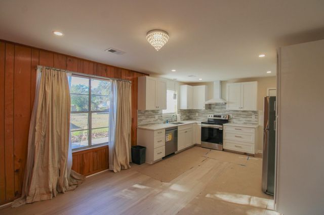 305 Millcreek Drive, Charleston, SC 29407