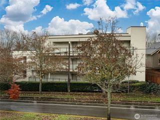 2334 Thorndyke Ave W #202, Seattle, WA 98199