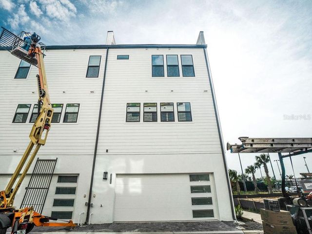 2050 PACKING DISTRICT WAY, Orlando, FL 32804