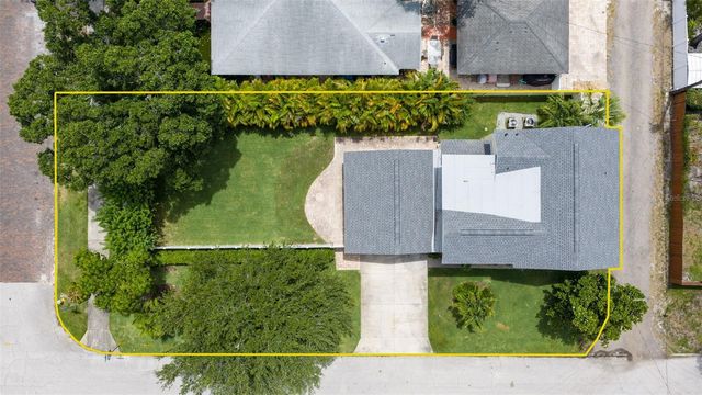 1470 28TH AVENUE N, St Petersburg, FL 33704