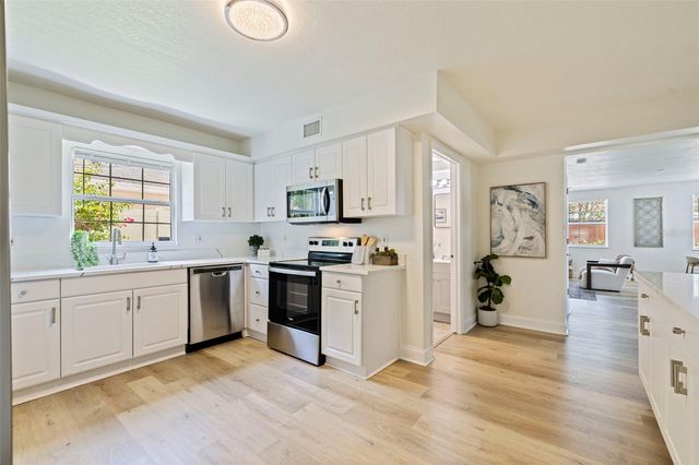 1470 28TH AVENUE N, St Petersburg, FL 33704