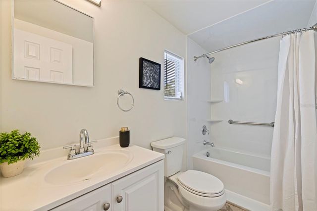 1470 28TH AVENUE N, St Petersburg, FL 33704