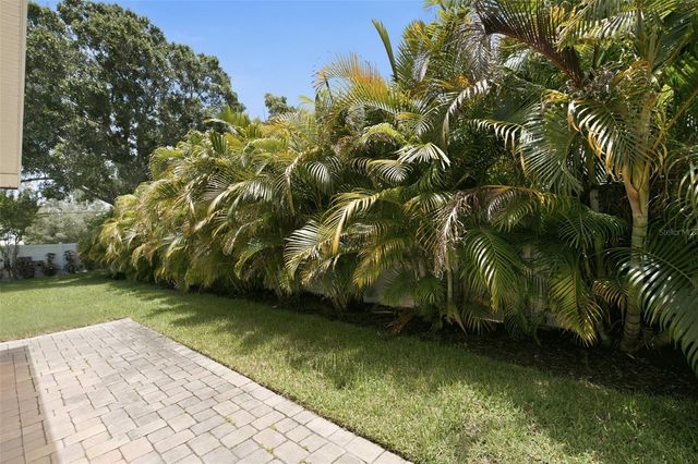 1470 28TH AVENUE N, St Petersburg, FL 33704