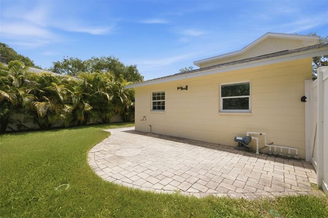 1470 28TH AVENUE N, St Petersburg, FL 33704