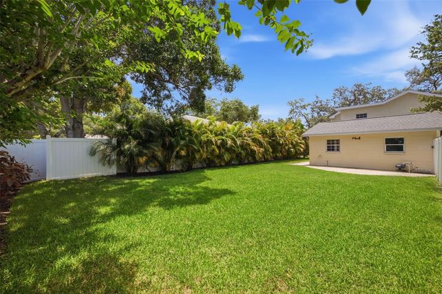1470 28TH AVENUE N, St Petersburg, FL 33704