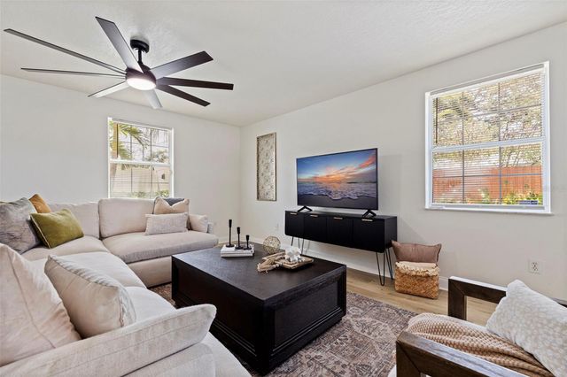 1470 28TH AVENUE N, St Petersburg, FL 33704