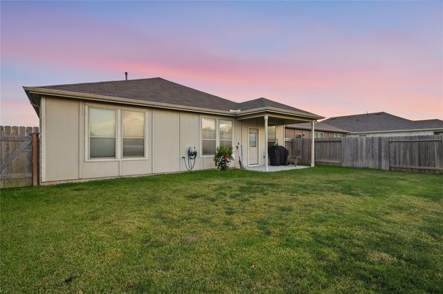 335 Appaloosa Drive, Alvin, TX 77511