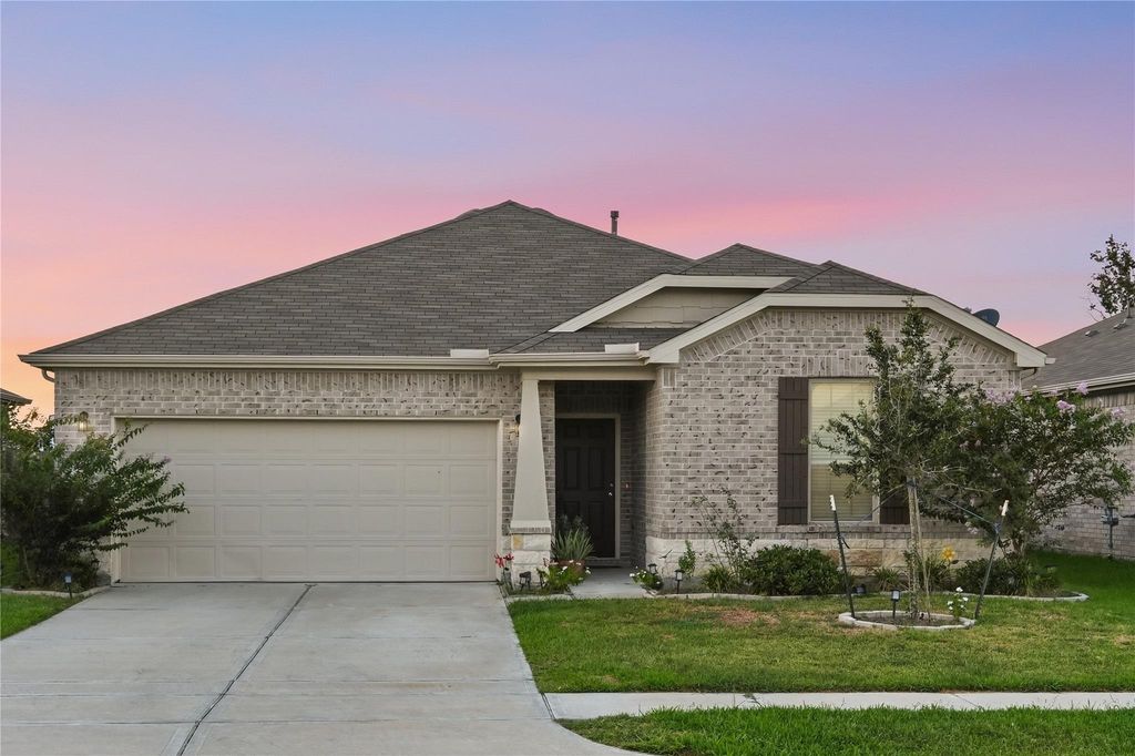 335 Appaloosa Drive, Alvin, TX 77511