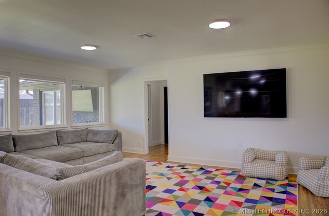 3323 S Gary Place, Tulsa, OK 74105