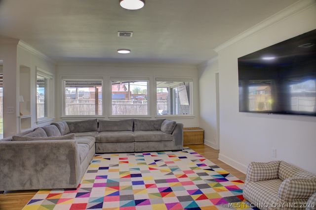 3323 S Gary Place, Tulsa, OK 74105