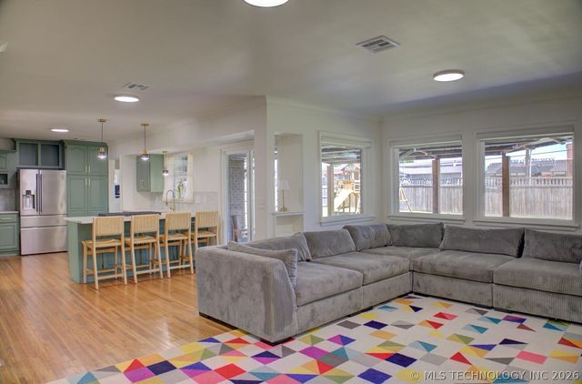 3323 S Gary Place, Tulsa, OK 74105