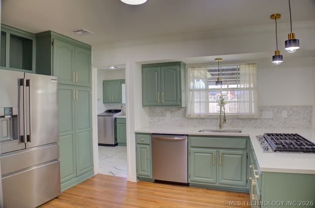 3323 S Gary Place, Tulsa, OK 74105