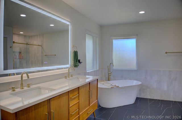 3323 S Gary Place, Tulsa, OK 74105