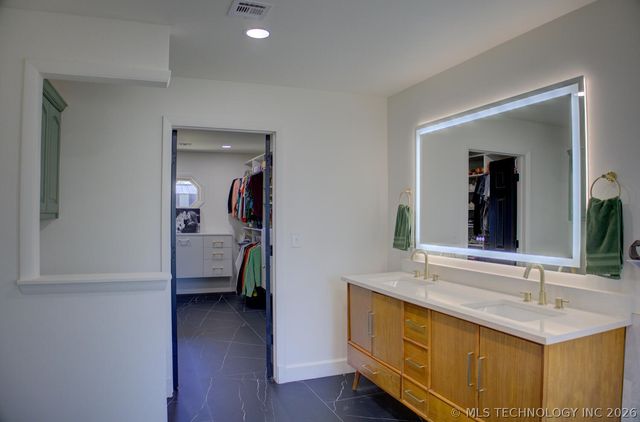 3323 S Gary Place, Tulsa, OK 74105