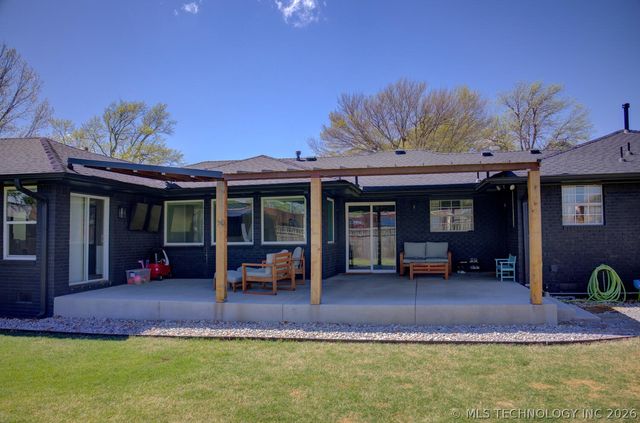 3323 S Gary Place, Tulsa, OK 74105