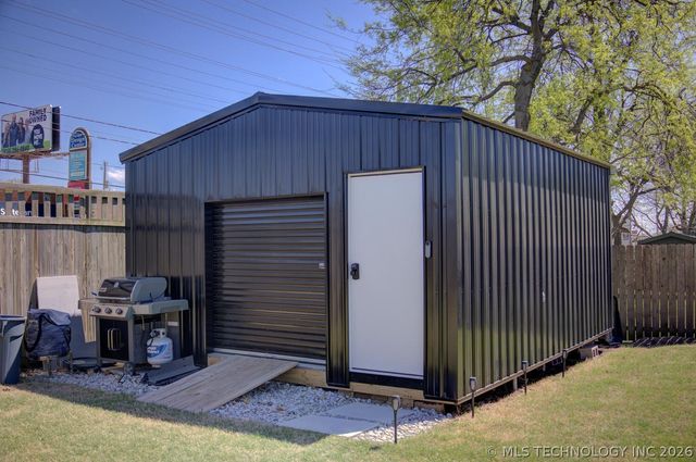 3323 S Gary Place, Tulsa, OK 74105