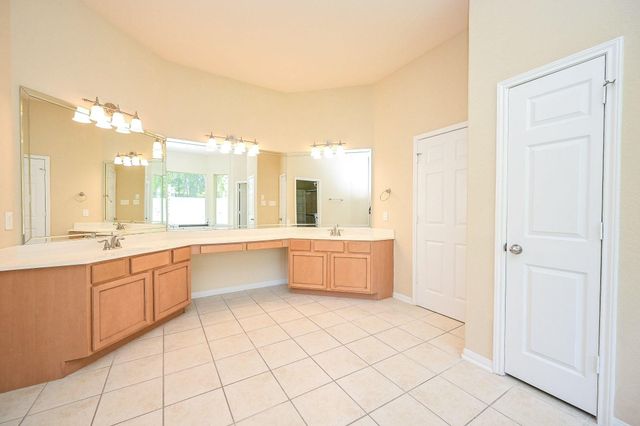 11203 Cypress Way Drive, Houston, TX 77065