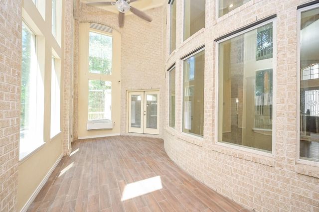 11203 Cypress Way Drive, Houston, TX 77065