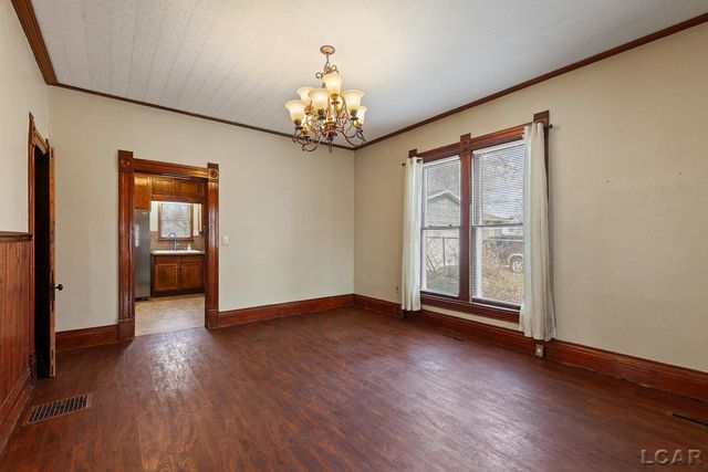 907 E Hunt Street, Adrian, MI 49221