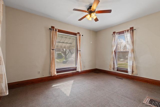 907 E Hunt Street, Adrian, MI 49221