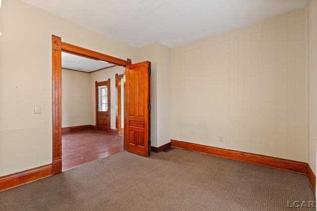 907 E Hunt Street, Adrian, MI 49221