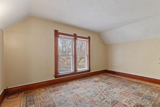 907 E Hunt Street, Adrian, MI 49221