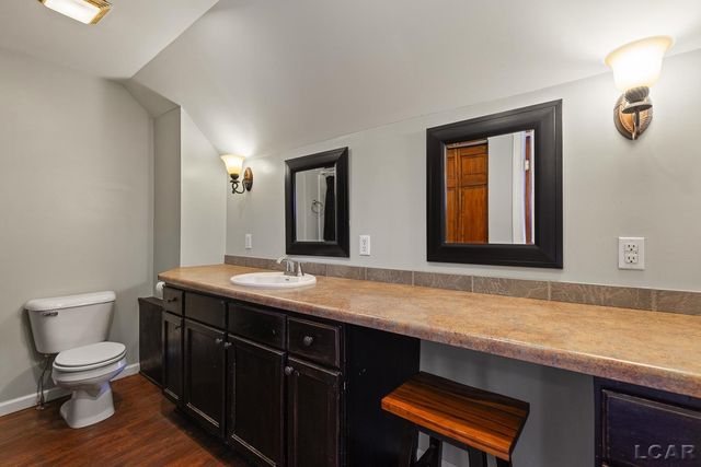 907 E Hunt Street, Adrian, MI 49221