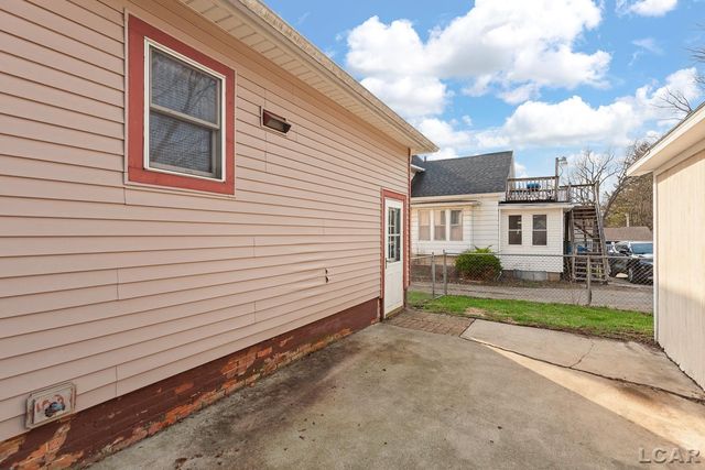 907 E Hunt Street, Adrian, MI 49221