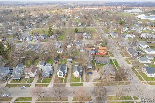 907 E Hunt Street, Adrian, MI 49221