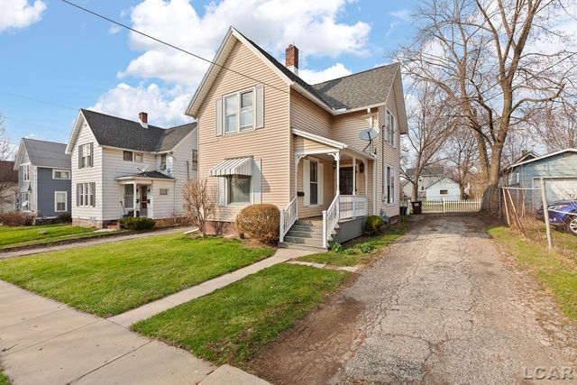 907 E Hunt Street, Adrian, MI 49221