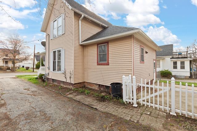 907 E Hunt Street, Adrian, MI 49221