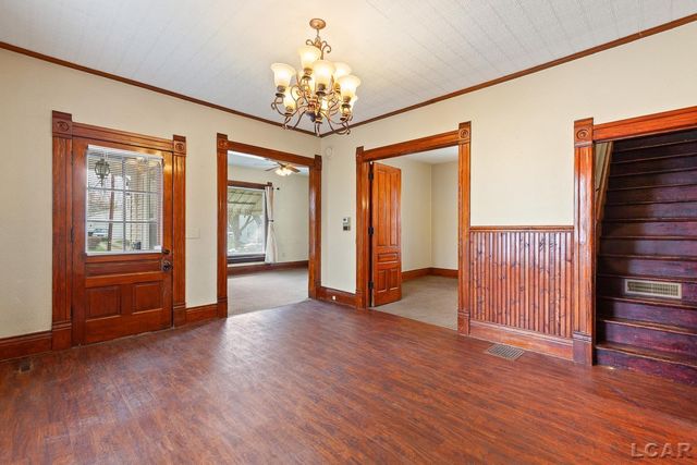 907 E Hunt Street, Adrian, MI 49221