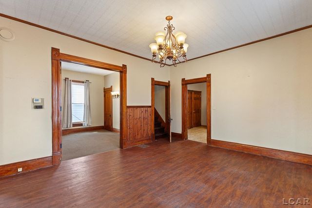 907 E Hunt Street, Adrian, MI 49221