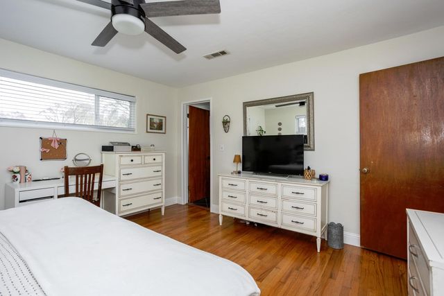 2001 Enslen Ave, Modesto, CA 95350