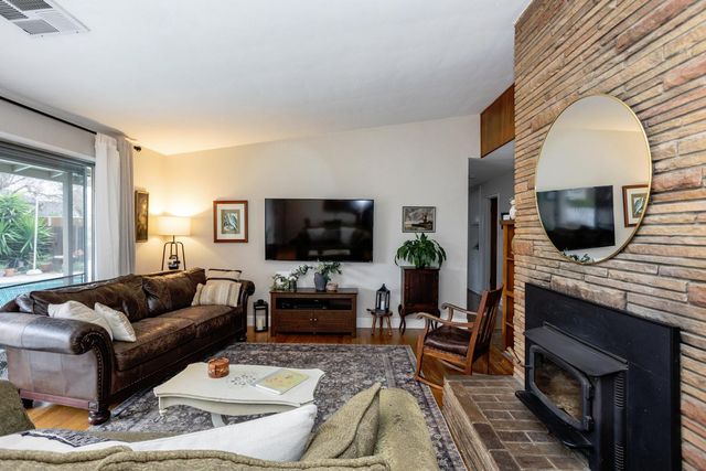 2001 Enslen Ave, Modesto, CA 95350