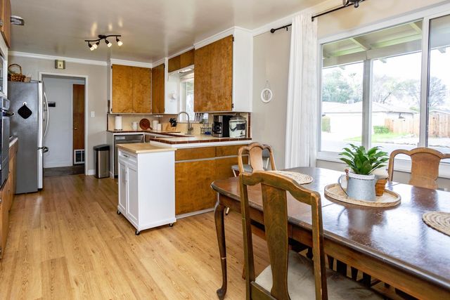 2001 Enslen Ave, Modesto, CA 95350