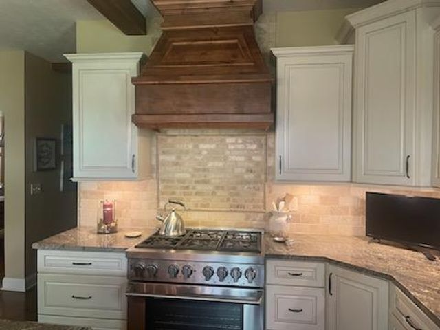 6980 Jennifer Ann Drive, Lewis Center, OH 43035