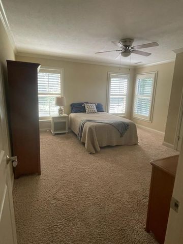 6980 Jennifer Ann Drive, Lewis Center, OH 43035