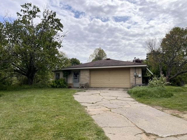 2619 E Bard Road, Muskegon, MI 49445