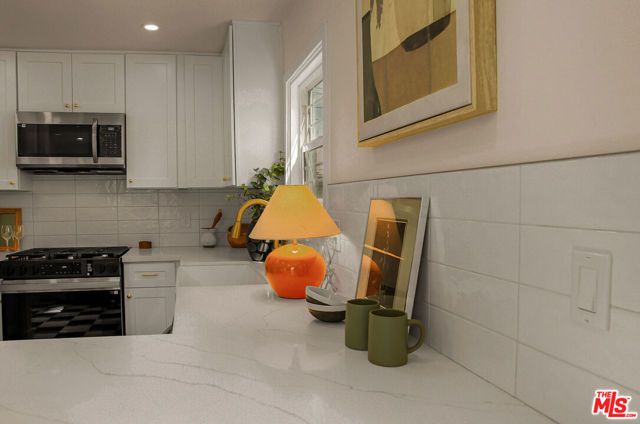 5315 Saturn Street, Los Angeles, CA 90019