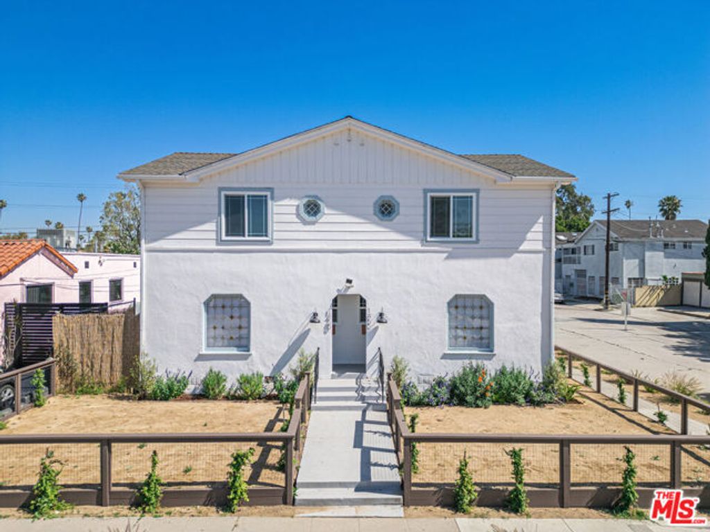 5315 Saturn Street, Los Angeles, CA 90019