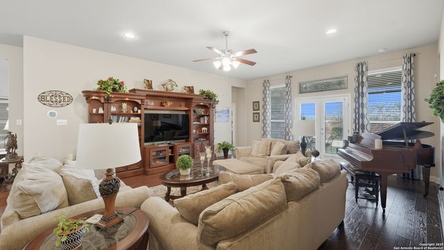 229 Pecan, New Braunfels, TX 78130