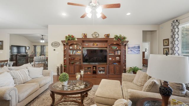 229 Pecan, New Braunfels, TX 78130