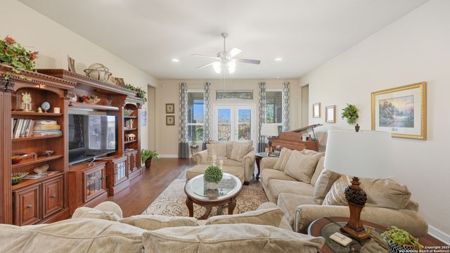229 Pecan, New Braunfels, TX 78130